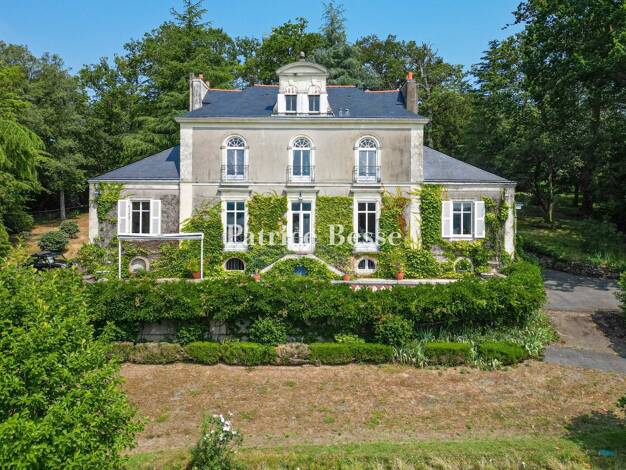 Maison à vendre 1 550 000 € 12 pièces 7 chambres 350 m² 8 689 m² de terrain Nantes 44300