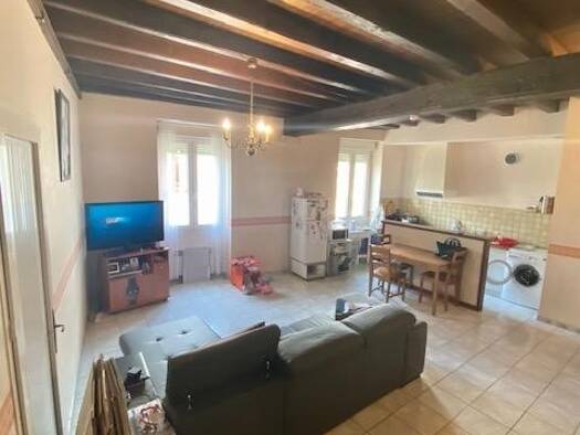 Appartement à louer 780 € 3 pièces 2 chambres 80 m² 1er étage La Terrasse St Loubes 33450