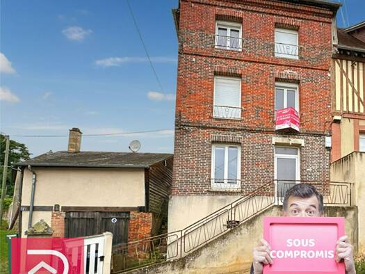 Maison à vendre 62 500 € 4 pièces 3 chambres 75 m² 268 m² de terrain Bernay 27300