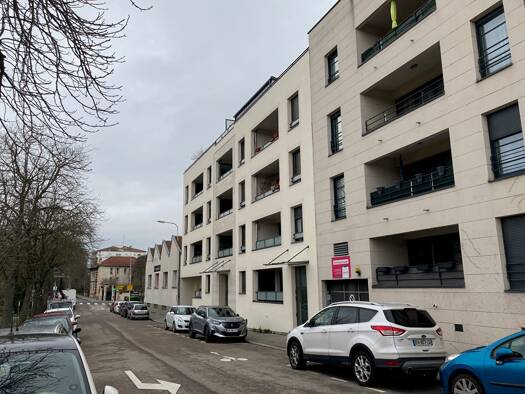 Appartement à louer 645 € 2 pièces 1 chambre 52 m² Étage 1/5 Stanislas-Meurthe Nancy 54000