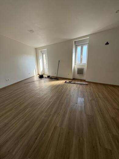 Duplex à louer 750 € 6 pièces 2 chambres 90 m² RDC Centre Chateaubriant 44110