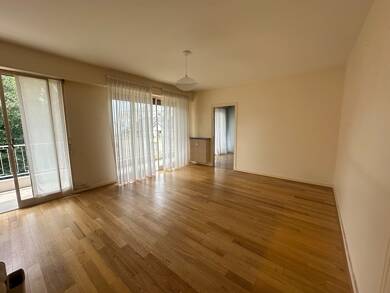 Appartement à louer 780 € 2 pièces 1 chambre 53 m² Étage 3/8 Centre Angers 49000