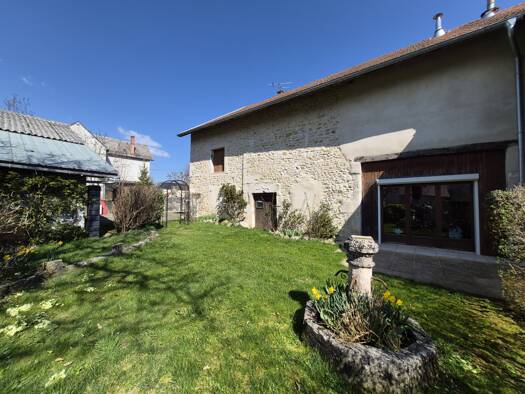 Maison à vendre 269 000 € 6 pièces 3 chambres 148 m² 531 m² de terrain Valromey-sur-Séran 01260