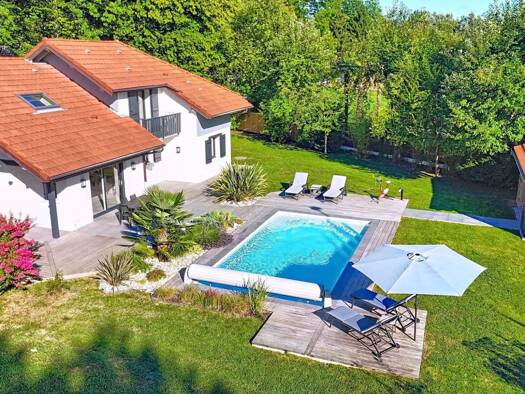 Maison à vendre 960 000 € 6 pièces 4 chambres 178 m² 1 150 m² de terrain Versonnex 01210