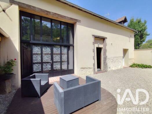 Maison à vendre 255 000 € 5 pièces 4 chambres 130 m² 181 m² de terrain Cherisy 28500
