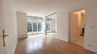 Appartement à louer 865 € 3 pièces 1 chambre 51 m² RDC Chatillon Viry-Châtillon 91170