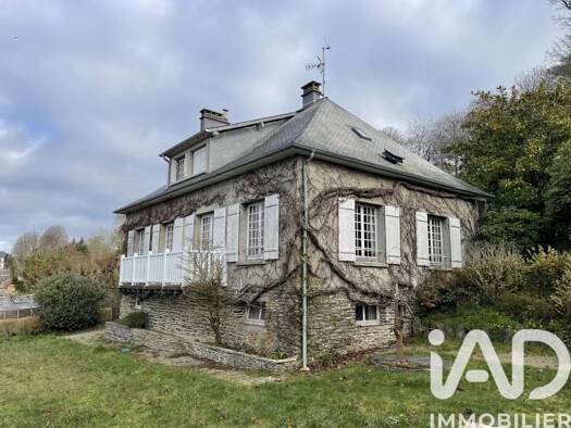 Maison en viager 69 500 € 5 pièces 4 chambres 125 m² 1 095 m² de terrain Nord Ouest Coutances 50200