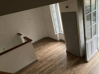 Appartement à louer 750 € 3 pièces 2 chambres 52 m² RDC/1 La Sauve 33670