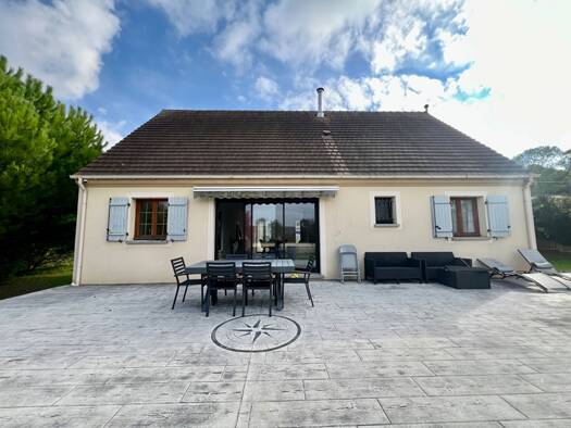 Maison de plain-pied à vendre 279 000 € 4 pièces 3 chambres 97 m² 1 700 m² de terrain La Ferte sous Jouarre 77260
