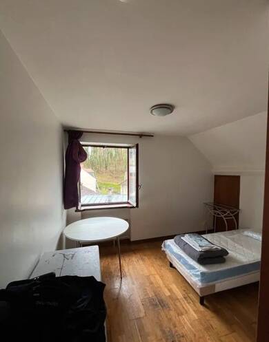 Appartement à louer 700 € 1 pièce 1 chambre 12 m² 3ème étage Sud Le Mesnil-le-Roi 78600