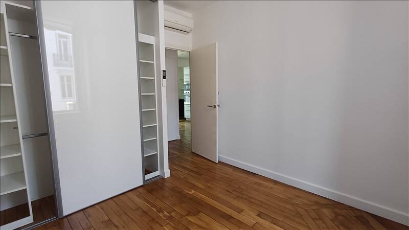 Appartement - RDC - 80m2 - 8 pièces - Non meublé — 7
