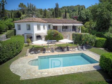 Maison à louer - Neuf 12 000 € 6 pièces 5 chambres 350 m² 2 000 m² de terrain Mougins 06250