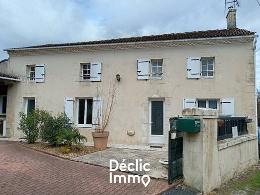 Maison à vendre 127 200 € 4 pièces 3 chambres 115 m² 265 m² de terrain Saint-Pierre-de-Juillers 17400