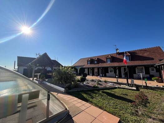 Maison à vendre 272 700 € 11 pièces 3 chambres 128 m² 1 533 m² de terrain Buzançais 36500