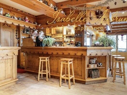 Hôtel à vendre Fonds de commerce 548 800 € 14 pièces 700 m² d'espace de restauration Le Grand-Bornand 74450