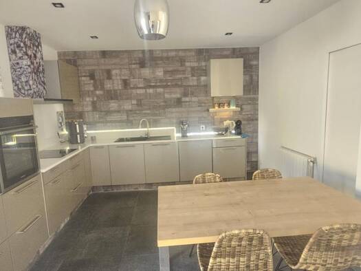 Maison à vendre 530 000 € 5 pièces 3 chambres 135 m² Saint-Laurent-de-Mure 69720