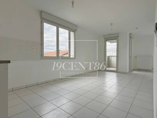Appartement à vendre 125 000 € 1 pièce 35 m² Étage 2/3 Geraniums-Champlantier-La Begude Feyzin 69320