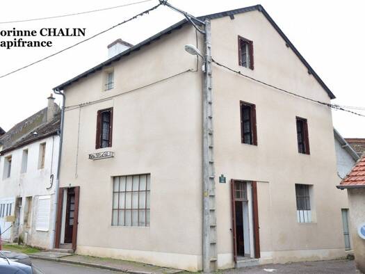 Maison à vendre 59 000 € 7 pièces 3 chambres 105 m² Le Donjon 03130