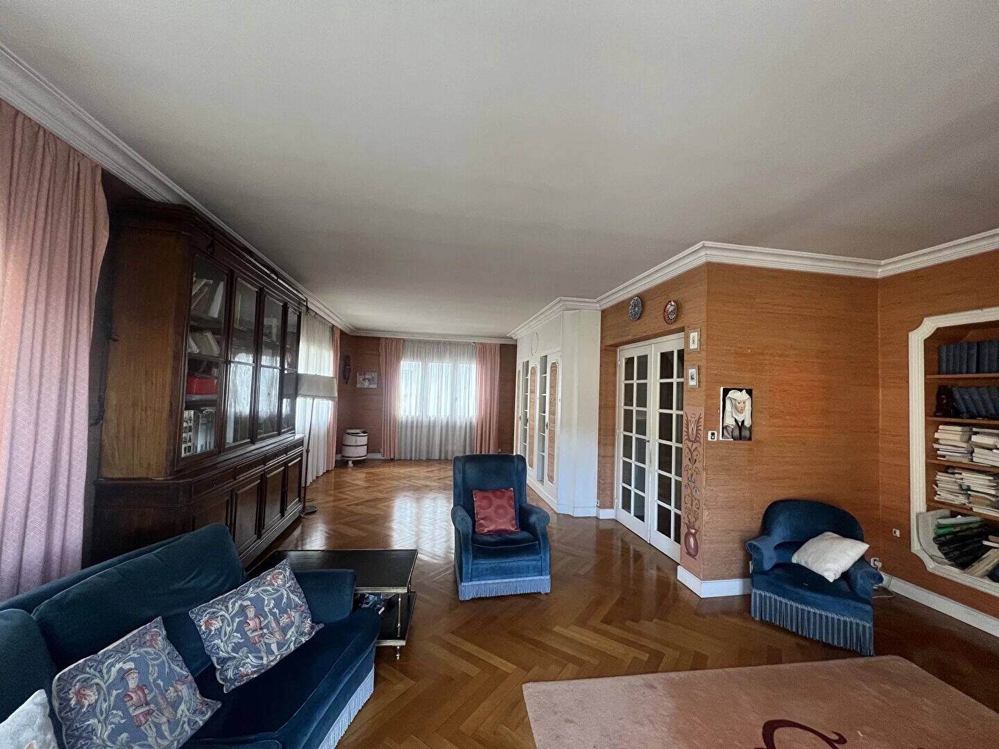 Maison à vendre, 255m², OYONNAX