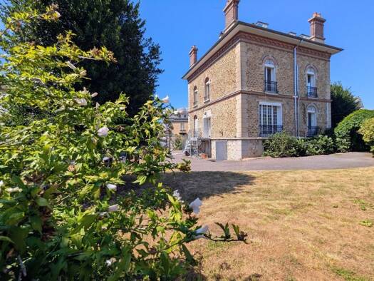 Maison à vendre 937 500 € 9 pièces 6 chambres 290 m² 986 m² de terrain Tassigny-Leclerc Centre Lagny-sur-Marne 77400