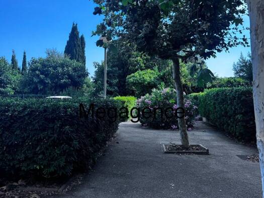 Appartement à vendre 169 000 € 1 pièce 31 m² RDC Pyanet-Pere Eternel Hyères 83400