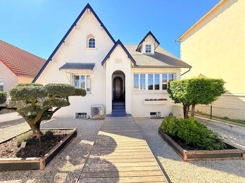 Maison à vendre, 177m², SURGERES
