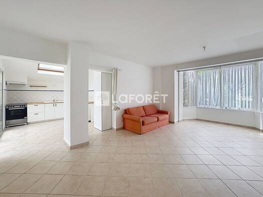 Appartement à vendre 250 000 € 3 pièces 2 chambres 70 m² RDC Saint Lazare Vernon 27200