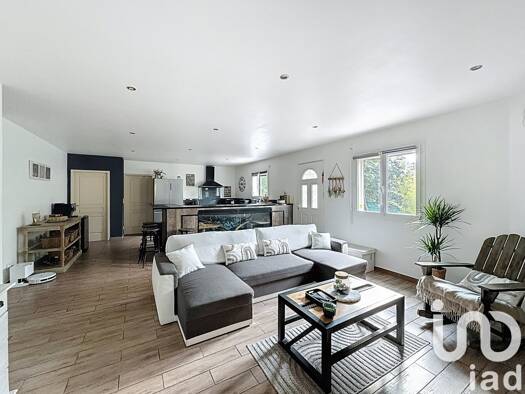 Maison de plain-pied à vendre 365 000 € 4 pièces 3 chambres 120 m² Centre Ville Saint-Laurent-de-la-Salanque 66250