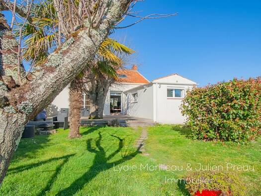 Maison à vendre 325 000 € 4 pièces 3 chambres 100 m² 580 m² de terrain Bourg La Chevrolière 44118