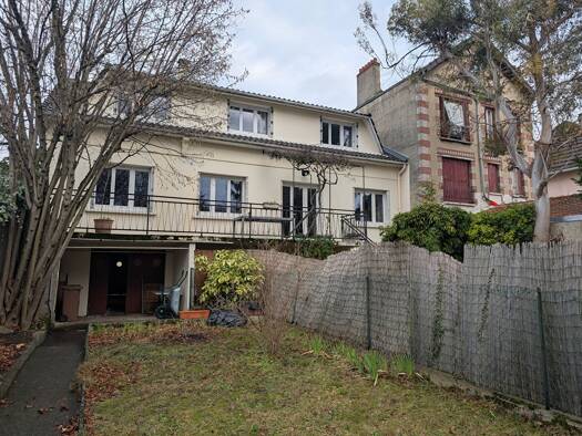 Appartement à louer 1 150 € 2 pièces 1 chambre 53 m² Étage 2/2 Village Doumer Carrières-sur-Seine 78420