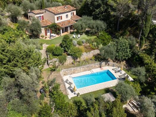 Maison de plain-pied à vendre 1 490 000 € 7 pièces 4 chambres 200 m² 3 849 m² de terrain Spéracèdes 06530