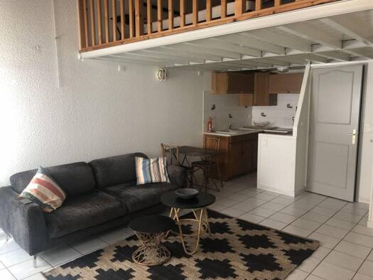 Appartement à louer 950 € 1 pièce 1 chambre 27 m² RDC Lyon 1er 69001