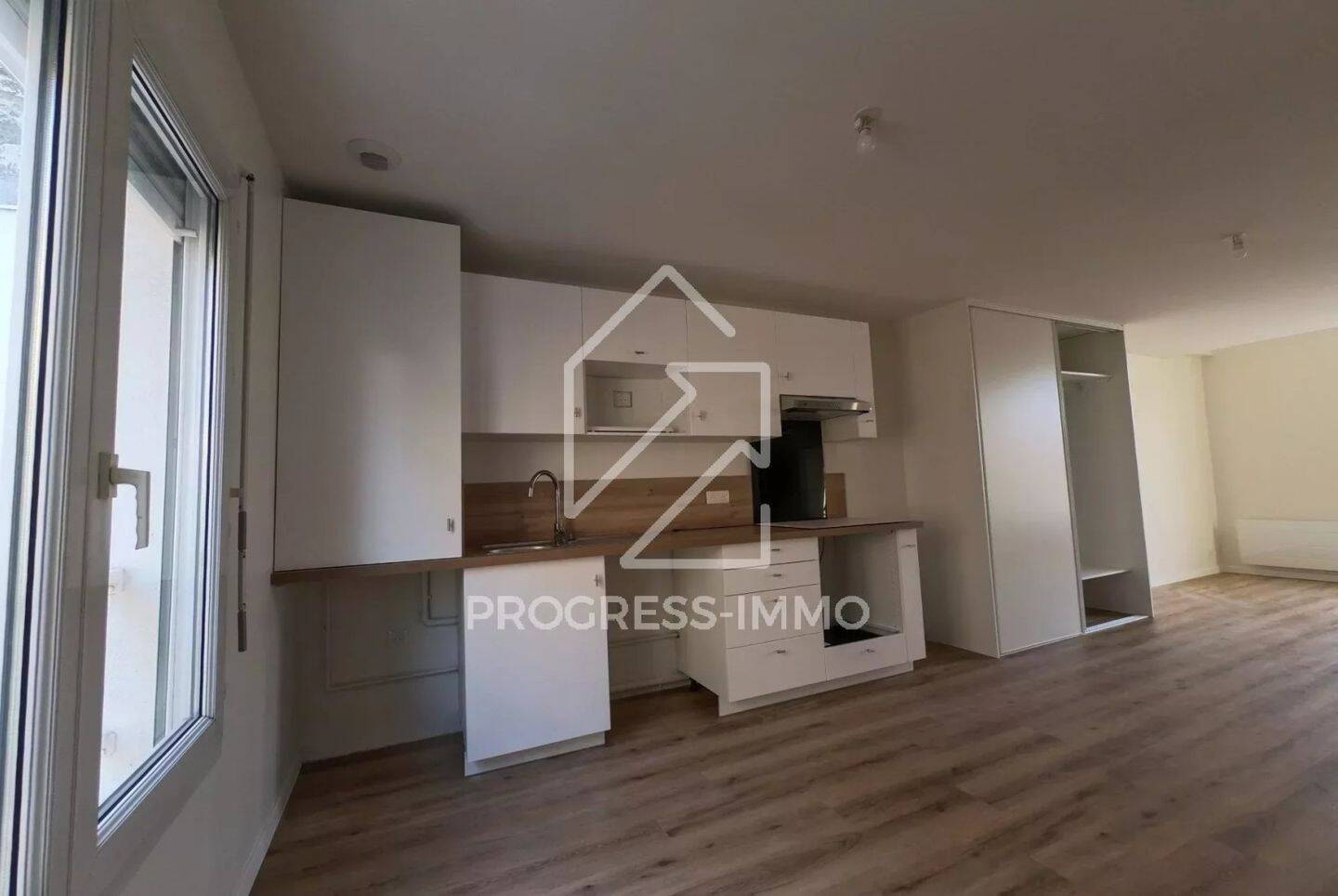 Maison à louer, 63m², SAINT MAUR DES FOSSES