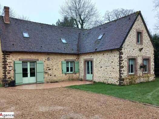 Demeure à vendre 550 000 € 10 pièces 6 chambres 235 m² 11 075 m² de terrain Longny les Villages 61290