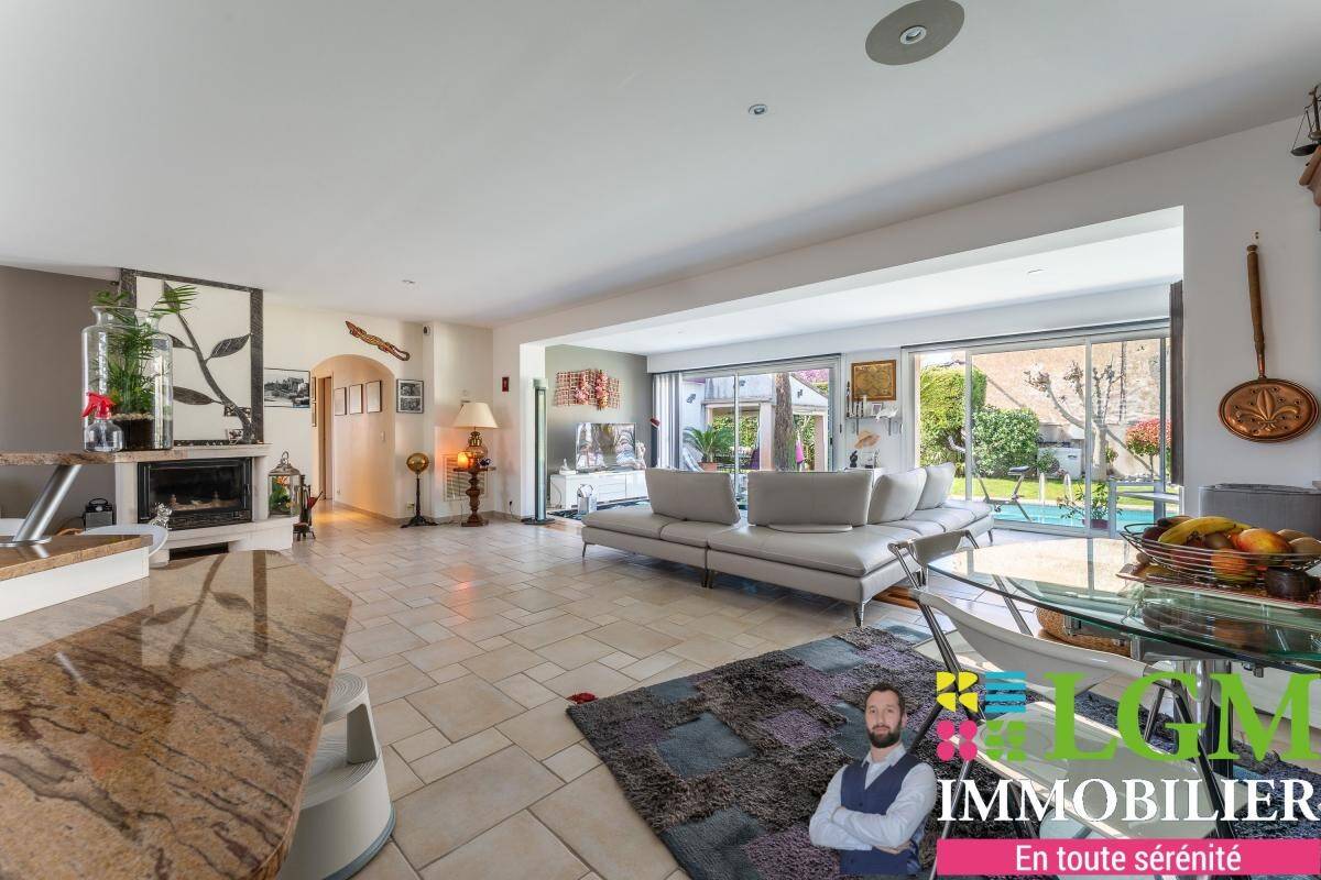 Maison à vendre, 181m², SAINT MAMERT DU GARD