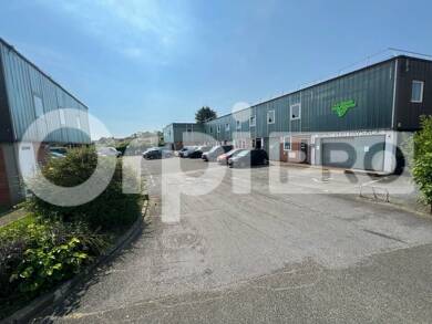 Local d'activités à louer 1 185 € 132 m² d'espace de stockage Saulx les Chartreux 91160
