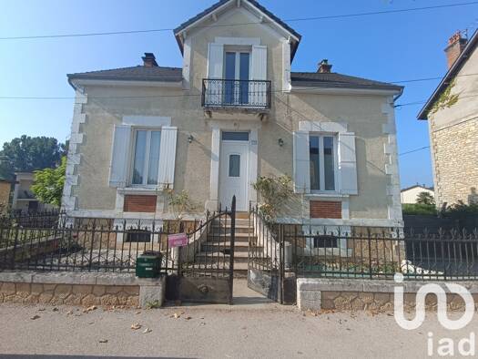 Maison de ville à vendre 232 000 € 5 pièces 3 chambres 100 m² 487 m² de terrain Montignac-Lascaux 24290