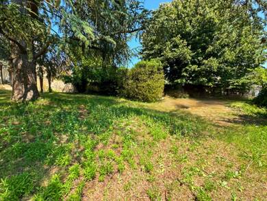 Terrain constructible à vendre 200 000 € 400 m² de terrain Est Trévoux 01600