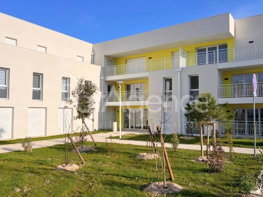 Appartement à louer 913 € 3 pièces 2 chambres 69,2 m² 2ème étage Royan 17200