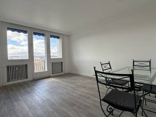 Appartement à vendre 69 000 € 5 pièces 3 chambres 86,7 m² Étage 5/8 Le Bernay-Valfuret-La Rivière Saint-Étienne 42100