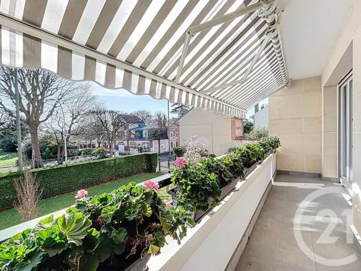 Appartement à louer 2 450 € 5 pièces 3 chambres 98,6 m² 1er étage Chatou 78400