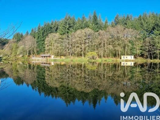 Demeure à vendre 675 000 € 8 pièces 4 chambres 380 m² 51 807 m² de terrain Ger 50850