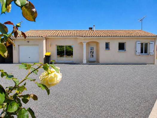 Maison de plain-pied à vendre 189 000 € 4 pièces 3 chambres 101 m² 1 000 m² de terrain Chasseneuil-sur-Bonnieure 16260