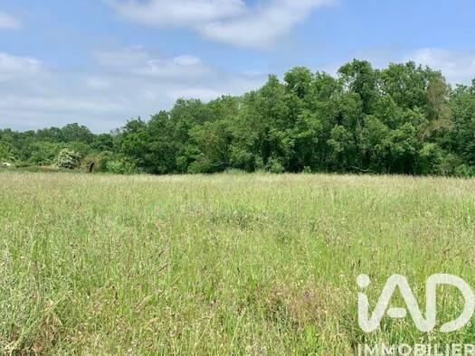 Terrain constructible viabilisé à vendre 141 000 € 1 003 m² de terrain Angliers 17540
