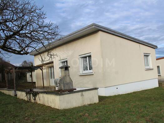 Maison à louer 700 € 4 pièces 3 chambres 88 m² 500 m² de terrain Lézinnes 89160