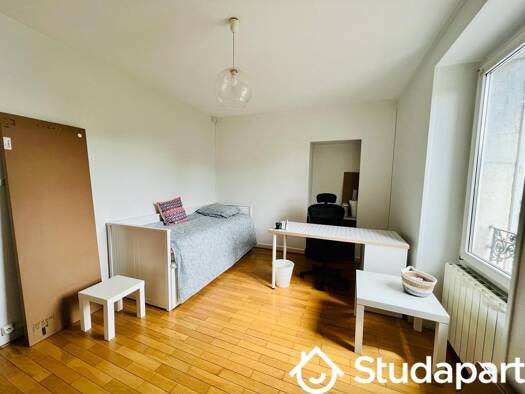 Studio à louer - logement étudiant 340 € 1 pièce 3 chambres 9 m² 2ème étage Docteur Lavalle Dijon 21000