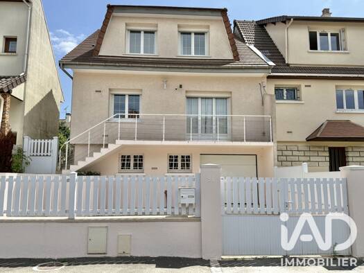 Pavillon à vendre 469 000 € 5 pièces 3 chambres 105 m² 321 m² de terrain Grosbois Villecresnes 94440