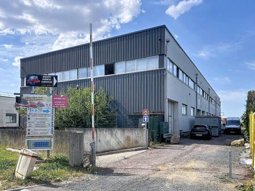 Local commercial à vendre 1 920 000 € 2 081 m² de surface de vente Le Chemin Vert Caen 14000