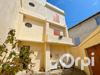 Maison de ville à vendre 119 500 € 3 pièces 2 chambres 84 m² 25 m² de terrain Les Fontêtes Beaucaire 30300