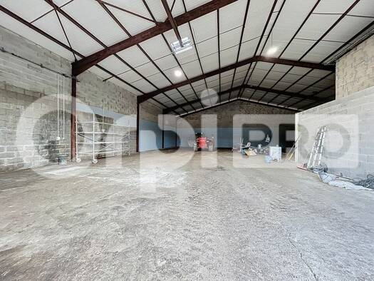 Entrepôt à louer 2 300 € 433 m² d'espace de stockage Rochy-Condé 60510